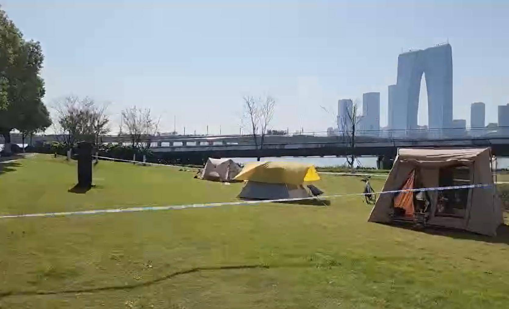 苏州金鸡湖畔有露营者在帐篷内身亡 官方提醒:系瓦斯罐取暖使用不当引发<strong></p>
<p>bg币</strong>,搭建帐篷应确保空气流通