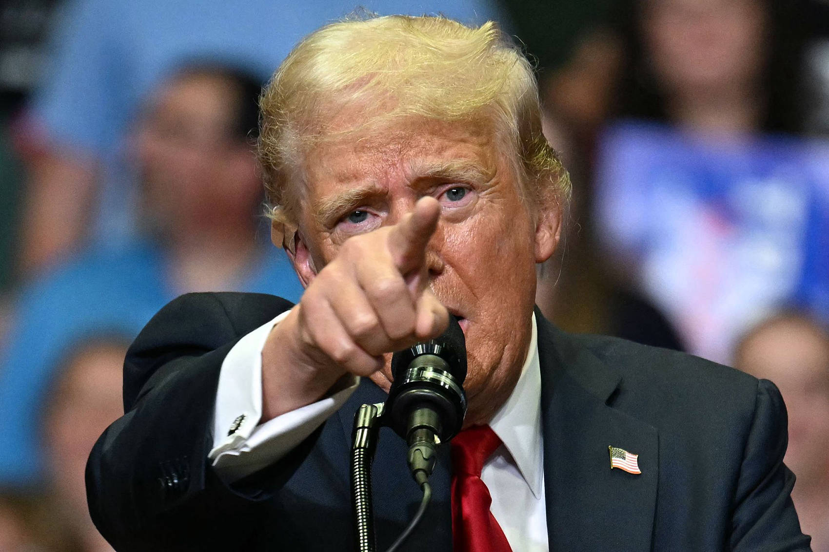 叙利亚央行被盗<strong></p>
<p>蜜蜜币</strong>,总统府遭洗劫!特朗普发声了!美官员:美国将继续在叙利亚驻军