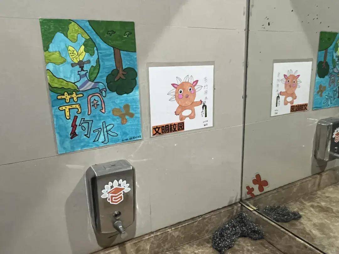 “儿子六年级<strong></p>
<p>蜜蜜币</strong>,只在学校上过一次…”不少家长愁煞:我家也是!真的这么难?