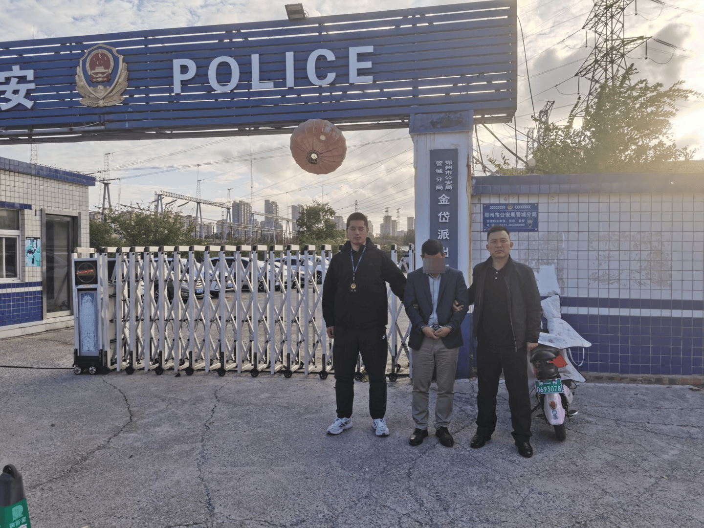 四川首例！阿坝黑水警方侦破生产销售伪劣新能源充电桩案：小作坊组装<strong></p>
<p>洪币价格</strong>，嫌疑人被批捕