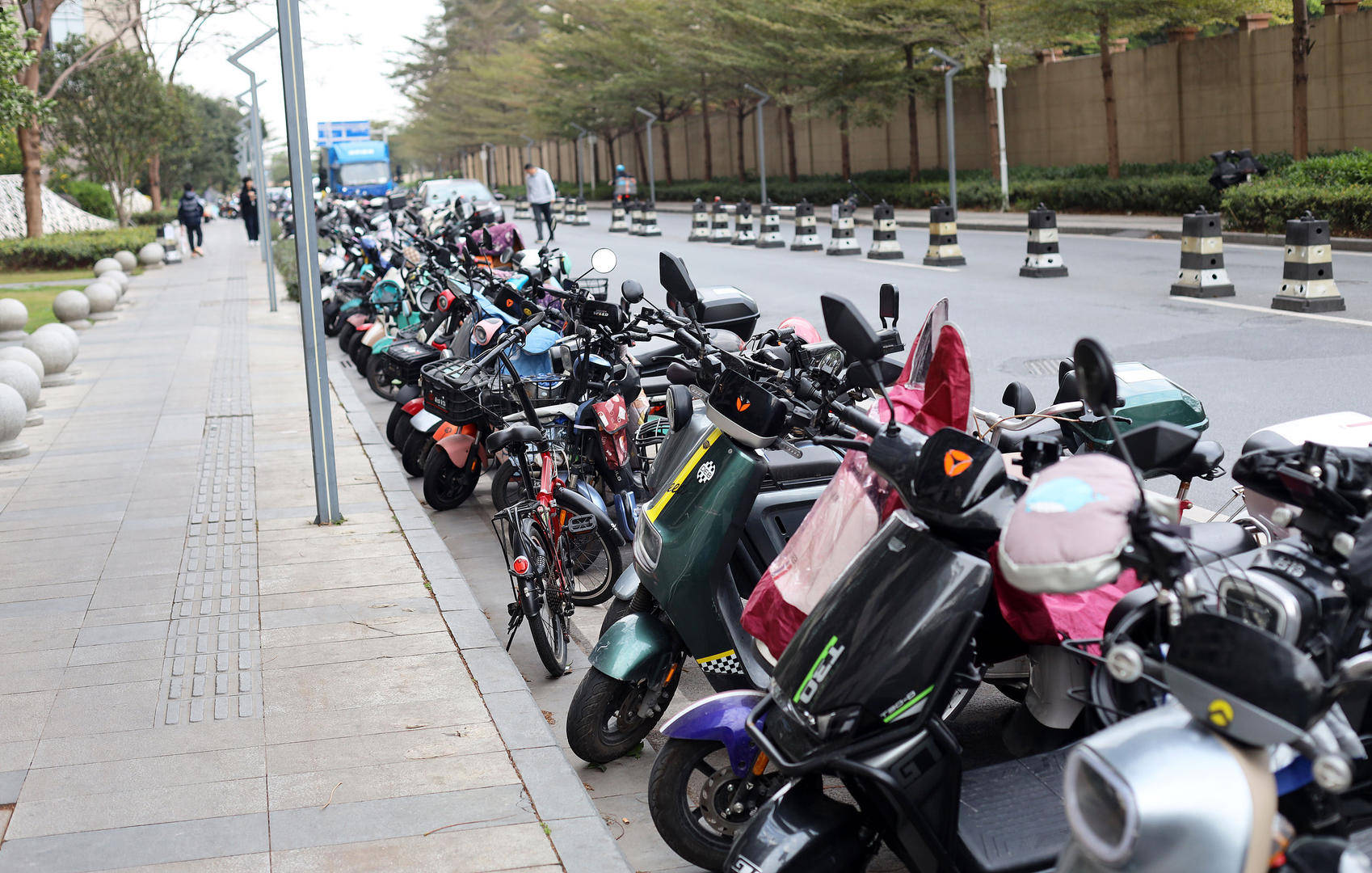 广州电动自行车将限速15公里 专家:建议外卖平台调整考核<strong></p>
<p>炒币破产</strong>,考虑限速因素