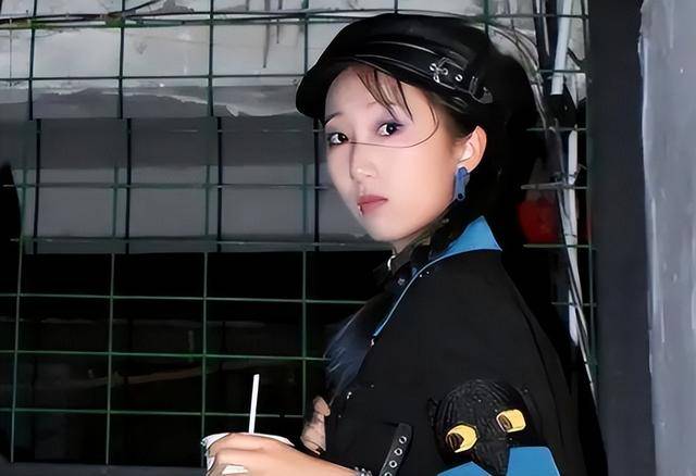 17岁少女神似林黛玉<strong></p>
<p>扣币</strong>，艺考惊艳评委，网友惊呼：陈晓旭重生！