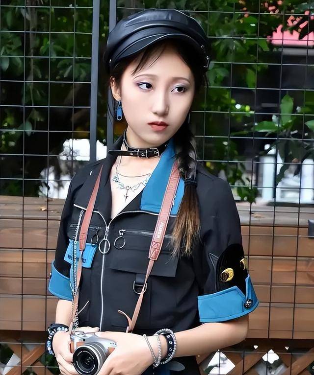 17岁少女神似林黛玉<strong></p>
<p>扣币</strong>，艺考惊艳评委，网友惊呼：陈晓旭重生！