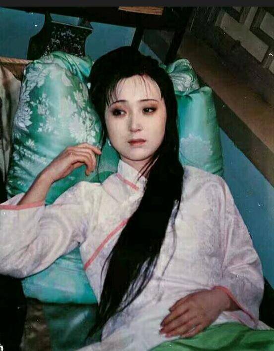 贾惜春：陈晓旭当年是装的<strong></p>
<p>扣币</strong>，不然演不了林黛玉，我是装得不够彻底