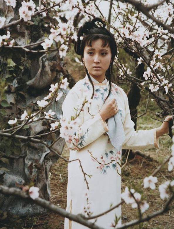 贾惜春：陈晓旭当年是装的<strong></p>
<p>扣币</strong>，不然演不了林黛玉，我是装得不够彻底