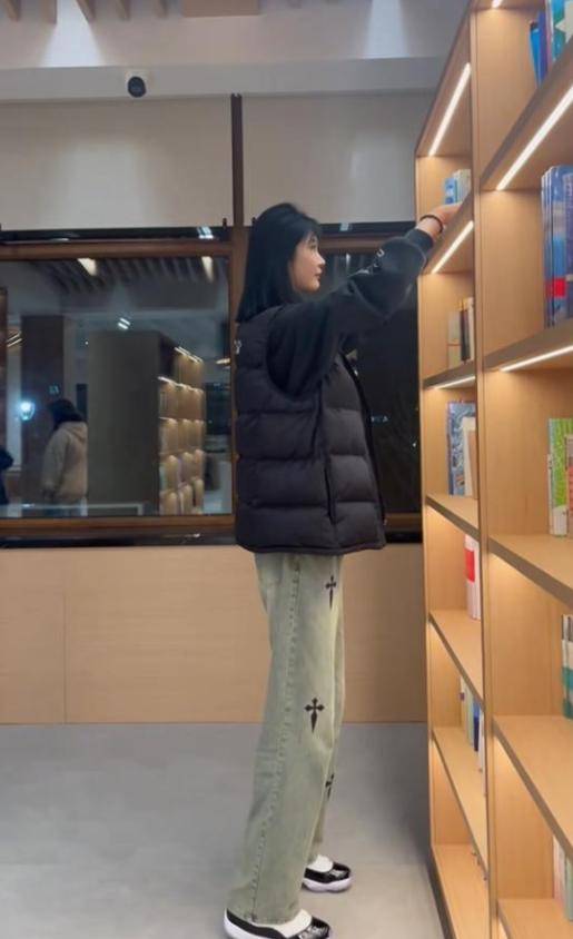 女孩身高2米26貌美如花<strong></p>
<p>td币</strong>，妈妈天天发愁：白长这么漂亮，没人敢追