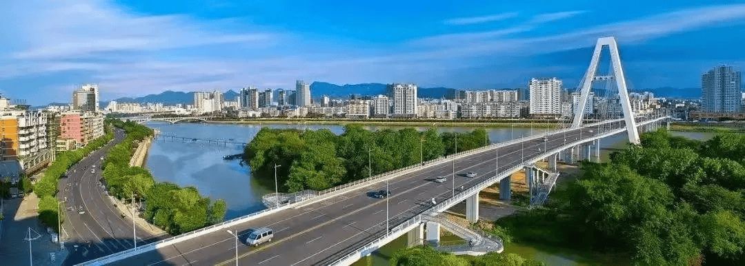 黄喜忠主持召开市委常委会(扩大)会议