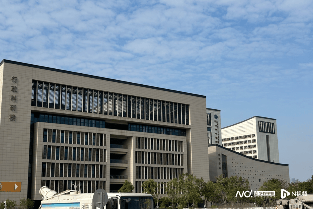 减少绕行超4公里<strong></p>
<p>鲸鱼币</strong>!深圳多位专家来到这条快速路……