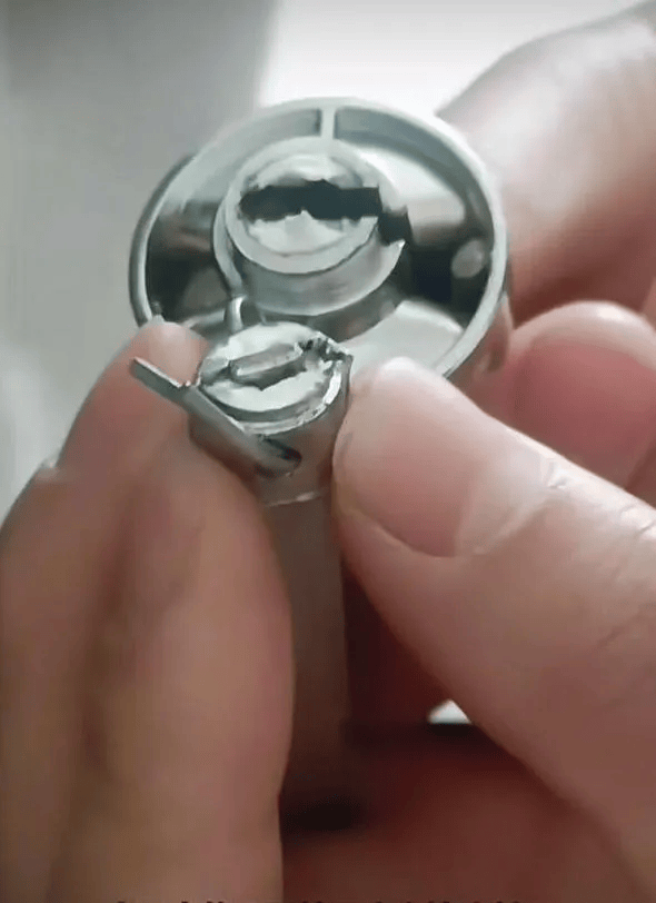 云南3名女生因门锁损坏被困民宿<strong></p>
<p>鲸鱼币</strong>，错过考研最后一科！最新回应