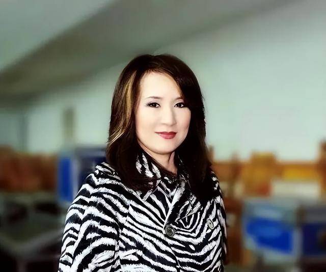 原来早已退出中国籍?被老外“玩腻就丢掉”的郑绪岚<strong></p>
<p>鲸鱼币</strong>,却回国捞金