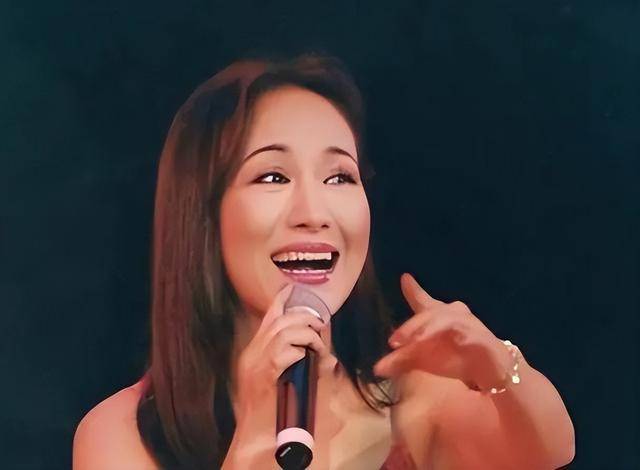 原来早已退出中国籍?被老外“玩腻就丢掉”的郑绪岚<strong></p>
<p>鲸鱼币</strong>,却回国捞金