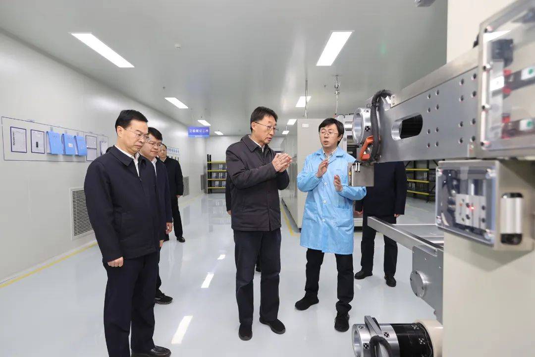 履新后首日<strong></p>
<p>新农币</strong>,刘宁到兰考县调研