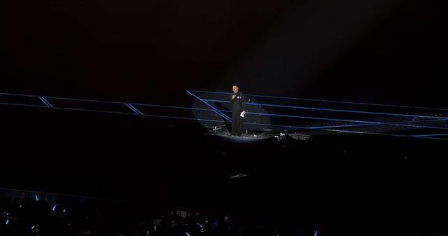 刘德华演唱会实录:表演滑跪失败<strong></p>
<p>币圈新秀</strong>,甄子丹舒淇任达华台下蹦迪