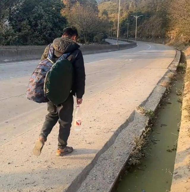已走11天<strong></p>
<p>炒币交流群</strong>！衡阳小伙从深圳步行回家过年：就剩自己