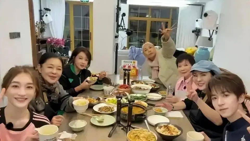 刘晓庆回应与李小冉发生数次争执<strong></p>
<p>支点币圈</strong>！坦言不再参加《一路繁花》