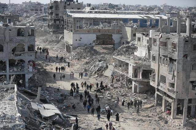 数千名警察身穿制服出现在街头<strong></p>
<p>支点币圈</strong>！哈马斯“回来”了？