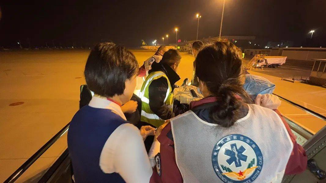 事发昨日凌晨<strong></p>
<p>币圈新闻</strong>！飞往沈阳的“CZ6304”紧急备降