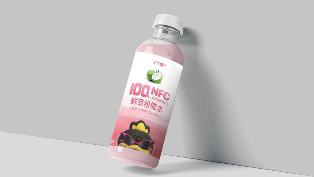 打着“配料表干净”旗号的椰子水<strong></p>
<p>炒游戏币</strong>,其实在偷偷往里猛加糖