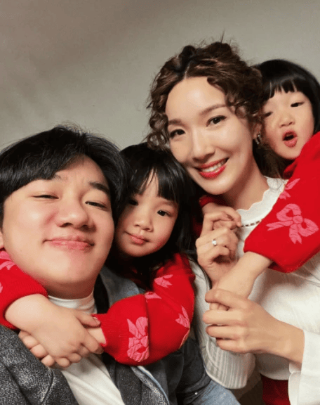 王祖蓝突然宣布:10年婚姻要结束<strong></p>
<p>炒币群</strong>了