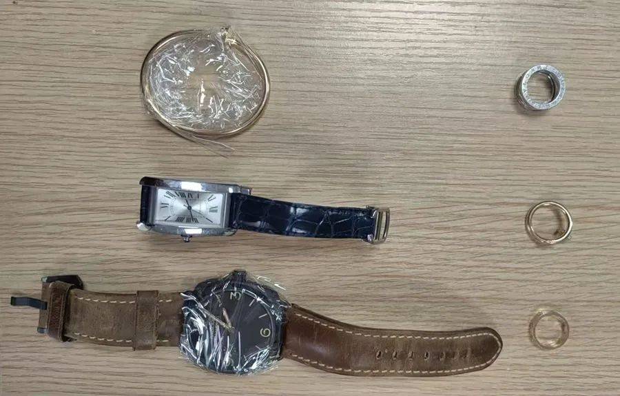 上海一家政阿姨上岗3天就说发烧乏力<strong></p>
<p>炒币群</strong>,匆忙回家工资都没要!果然有蹊跷