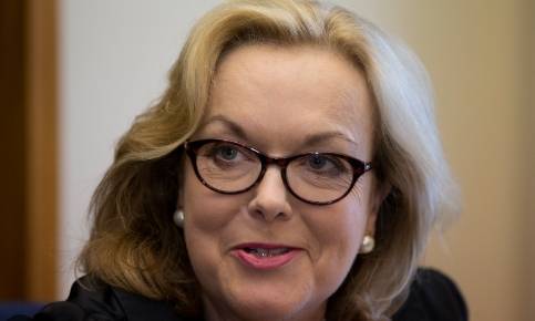 新西兰防长：中国军舰太强<strong></p>
<p>兔兔币</strong>，我们得增加国防预算，从ICU走出来