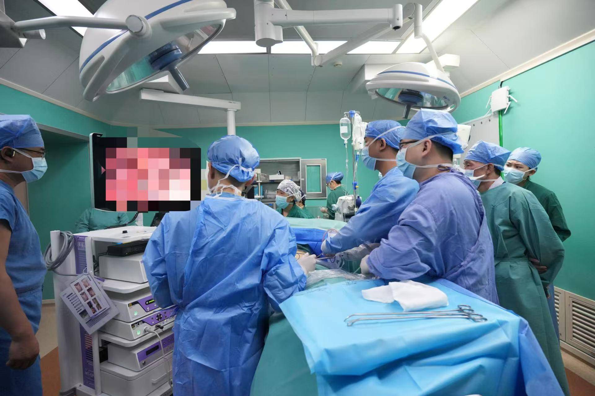 20米高空掉落螺丝刀直插男子胸腔<strong></p>
<p>上币保证金</strong>!医生:不要自行拔除