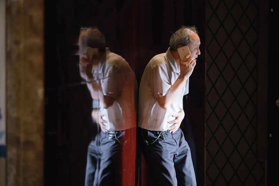 怕被子女掏空棺材本的老人<strong></p>
<p>上币保证金</strong>，开始“养老防儿”