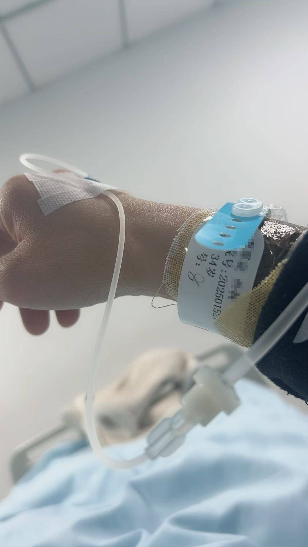 山东一单亲妈妈直播间阻止网友辱骂“唐宝”少年遭上门殴打<strong></p>
<p>重庆炒币群</strong>,警方:已受理案件,正调查