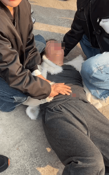 山东一单亲妈妈直播间阻止网友辱骂“唐宝”少年遭上门殴打<strong></p>
<p>重庆炒币群</strong>,警方:已受理案件,正调查