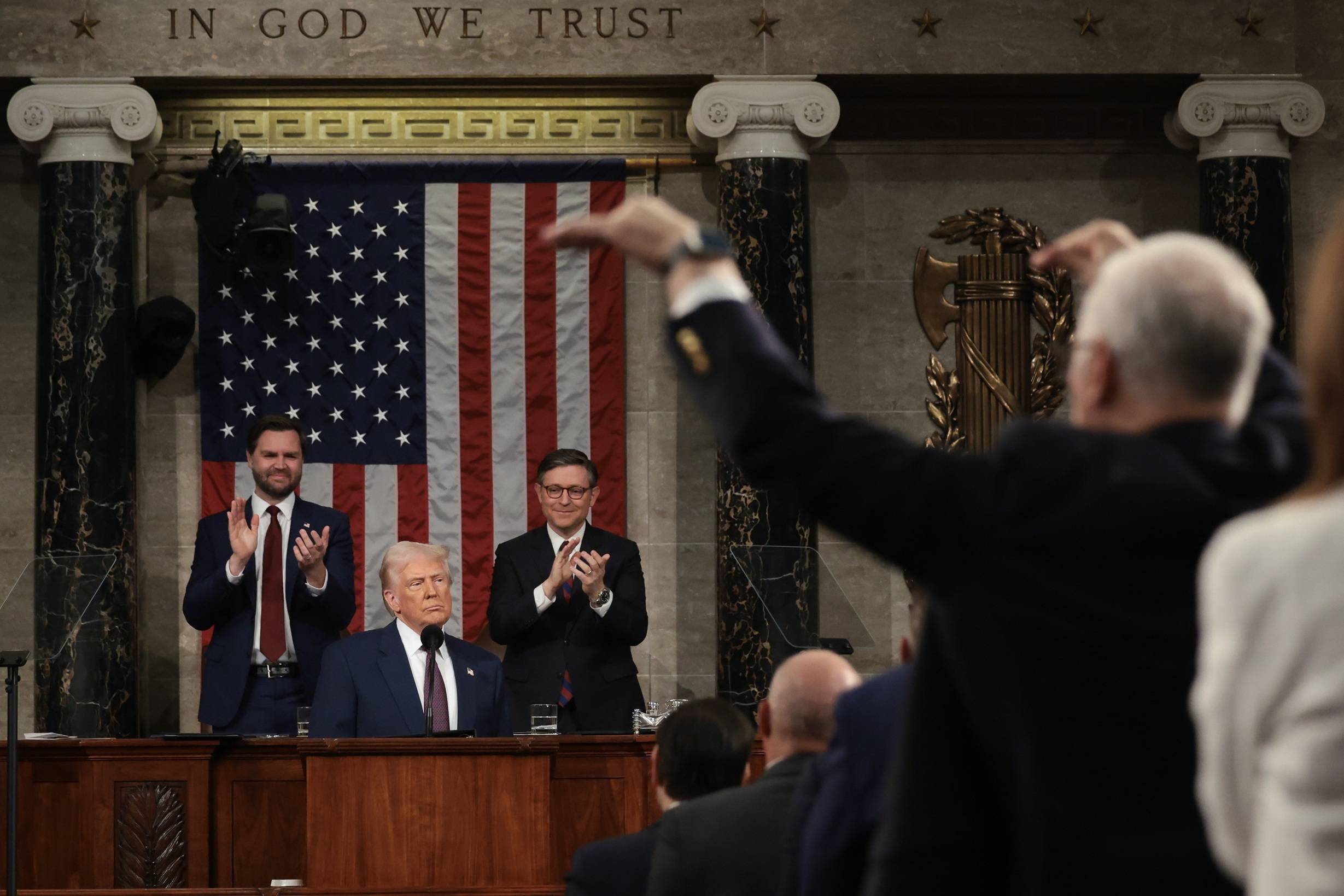 “没有亲笔签名”<strong></p>
<p>币币交易网站</strong>!特朗普宣布:赦免无效!拜登子女将不再受特勤局保护