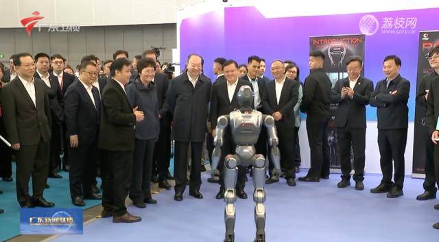 首次落地广东!省委书记、部长等共同巡馆<strong></p>
<p>币币交易网站</strong>,事关“头等大事”