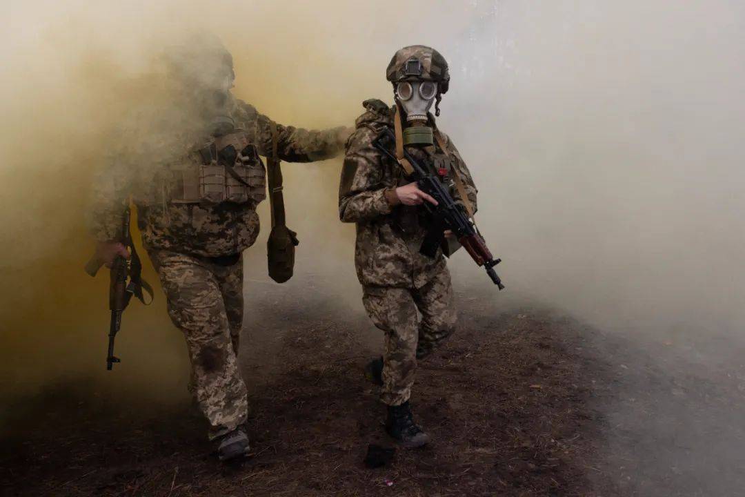 俄军发动大规模袭击<strong></p>
<p>币币交易网站</strong>！