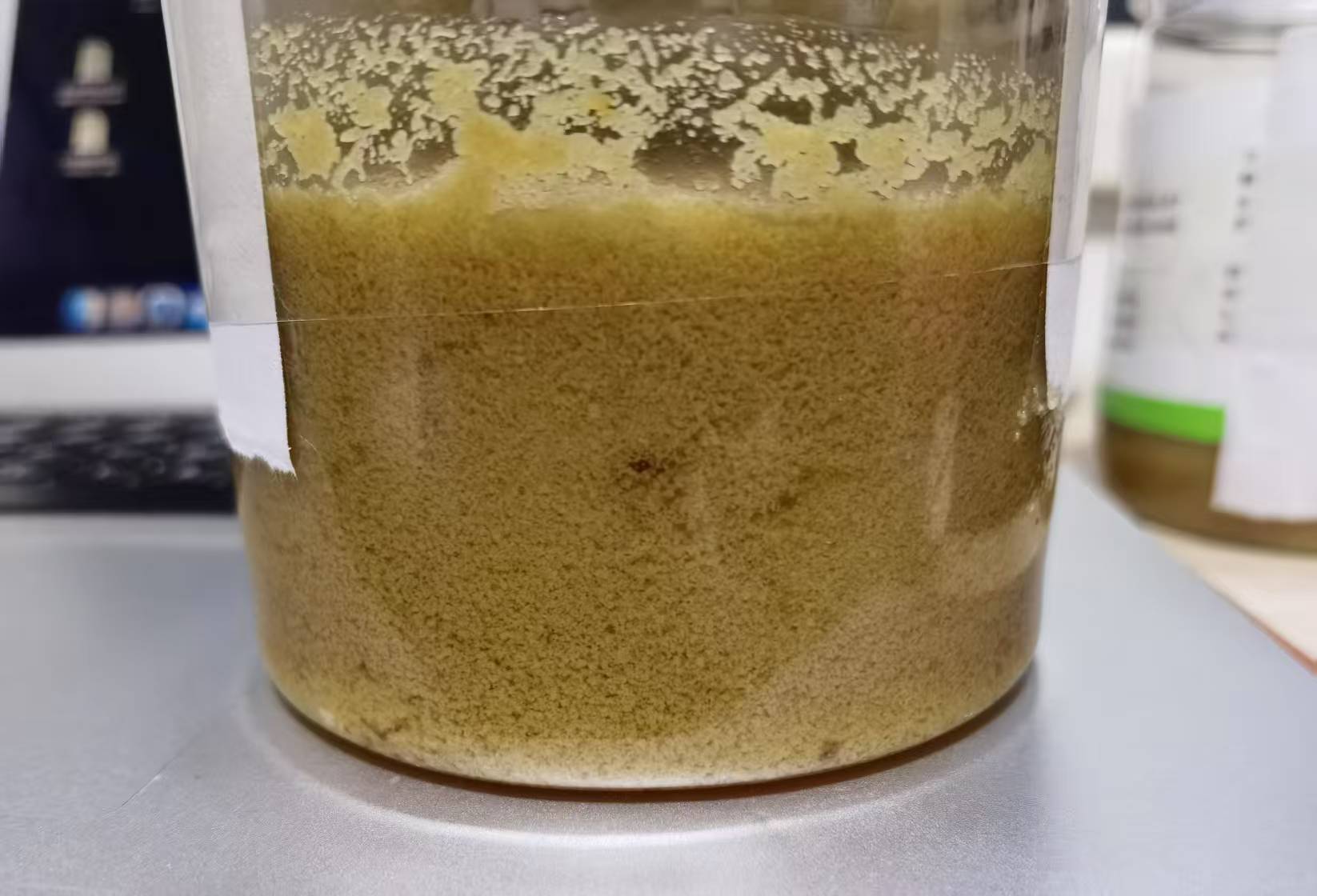 卧底华莱士两家门店:过期食材换签续命<strong></p>
<p>币币交易网站</strong>,炸油酸价超标易引腹泻