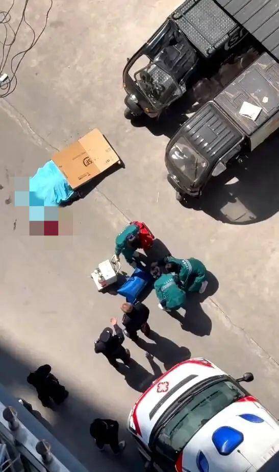 小区高空坠物砸死快递员<strong></p>
<p>烙印币</strong>,四川巴中警方通报:2人被刑拘