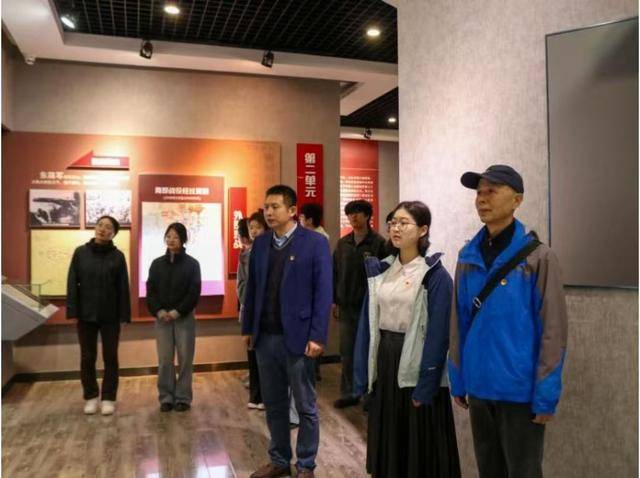 清明追思承遗志 校地共建护忠魂——青岛理工大学与市退役军人服务中心联合举办烈士纪念活动