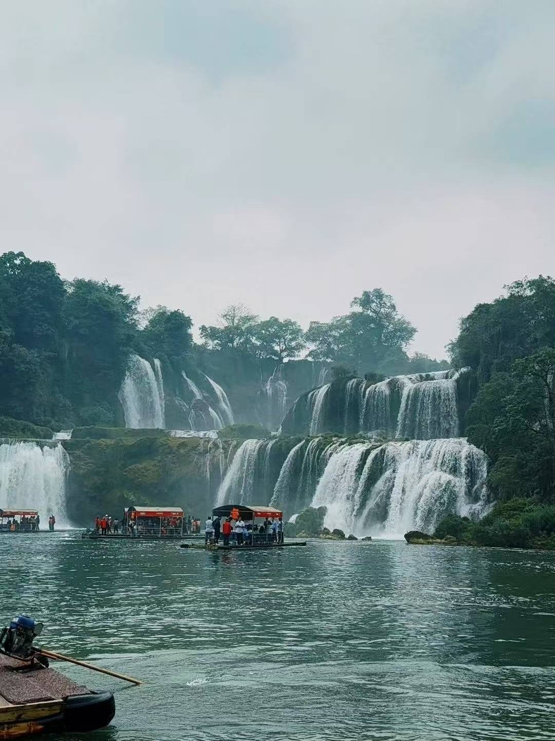 广西德天跨国瀑布变“小水滴”<strong></p>
<p>炒币风险</strong>,景区:枯水期,水量要到6月以后恢复