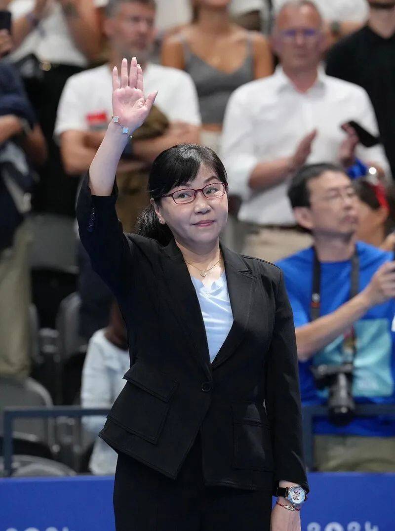 新任领导班子亮相<strong></p>
<p>炒币经验</strong>！周继红当选中国泳协主席