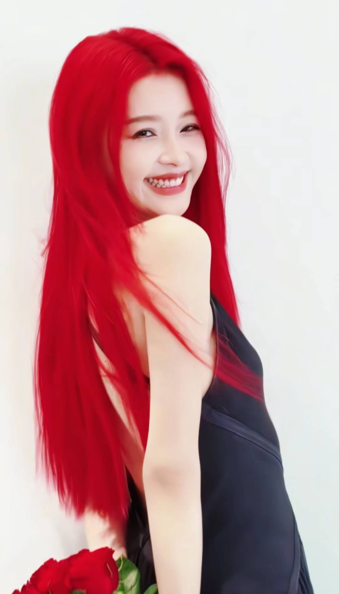 女演员染红色头发<strong></p>
<p>炒币指标</strong>,称“吃了三天过敏药才敢染”