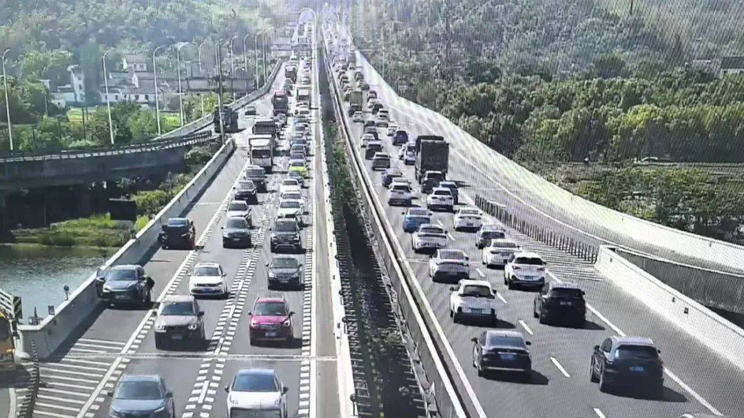 心态崩了<strong></p>
<p>炒币指标</strong>，宁波有人从白天开到黑夜！“这是有多少人啊！”提醒：这些路段，将限时禁行