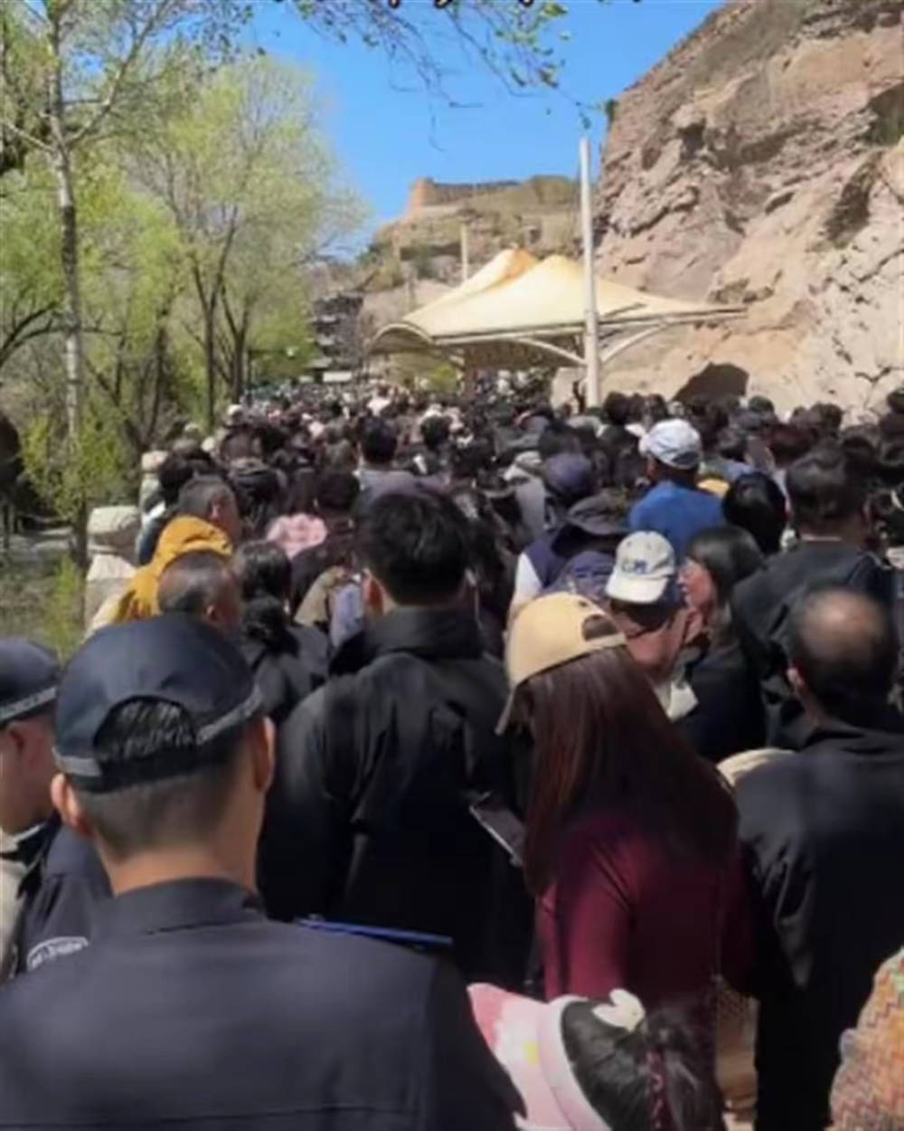 张信哲在山西大同演唱会上称约不到景区门票<strong></p>
<p>花链币</strong>,当地文旅回应