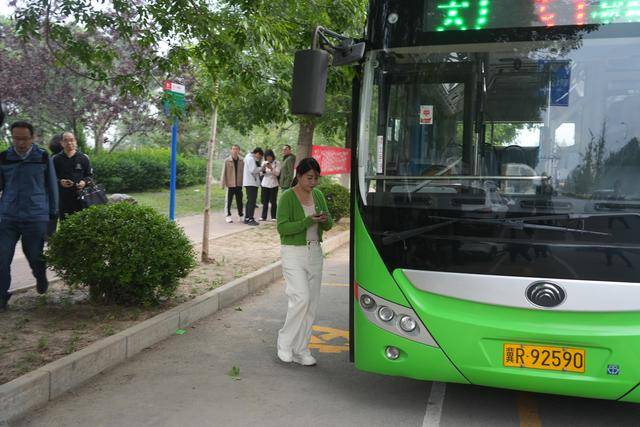 今晨<strong></p>
<p>缅币100</strong>，北京首条外埠进京公交线开通运营