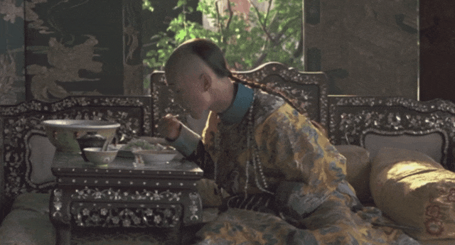 用碗还是用碟吃饭<strong></p>
<p>缅币100</strong>？南北方人吵翻了