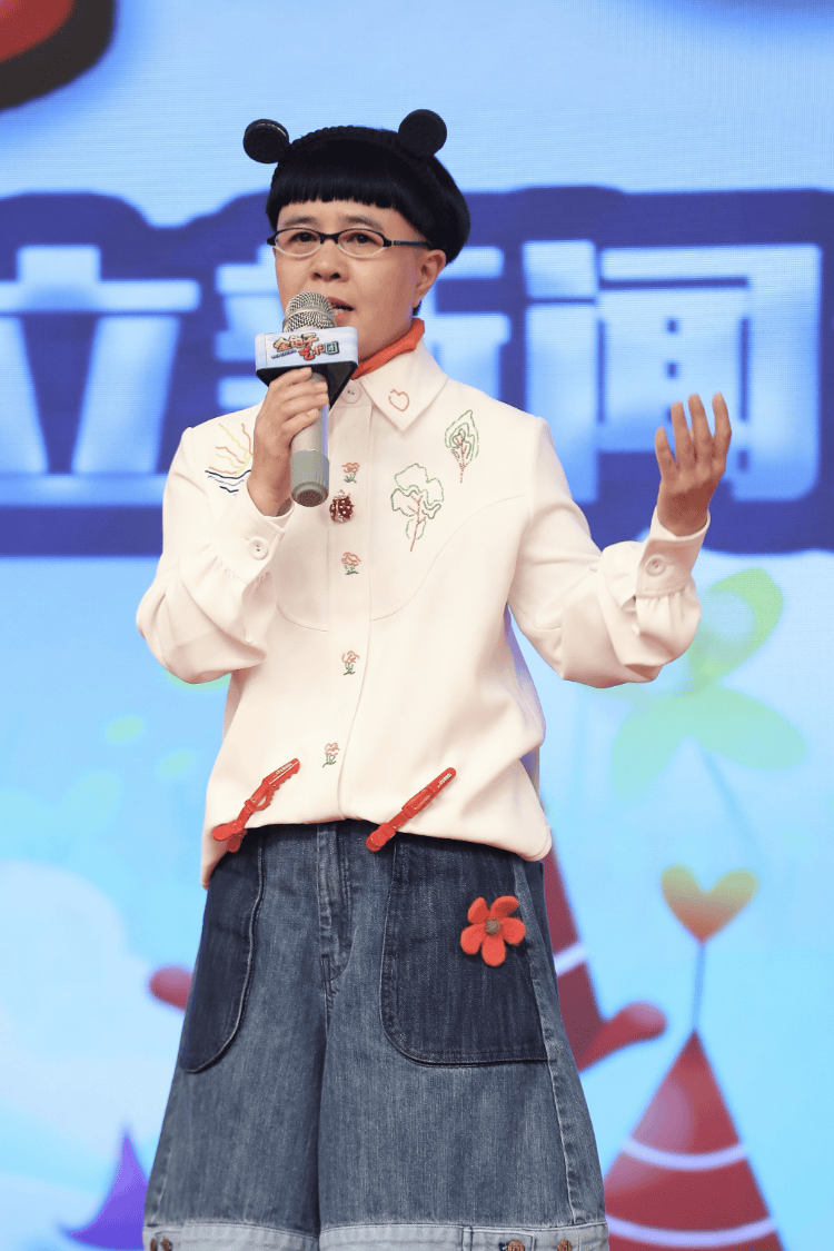金龟子母女直播引热议<strong></p>
<p>专业炒币网</strong>,女儿1分钟视频报价15万