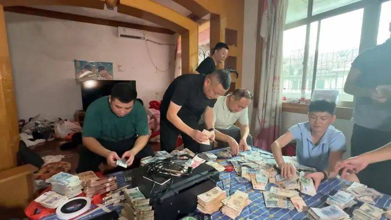 每天印多少花多少<strong></p>
<p>炒币买卖</strong>,夫妻俩家中合伙印制20多万元假币,双双被拘