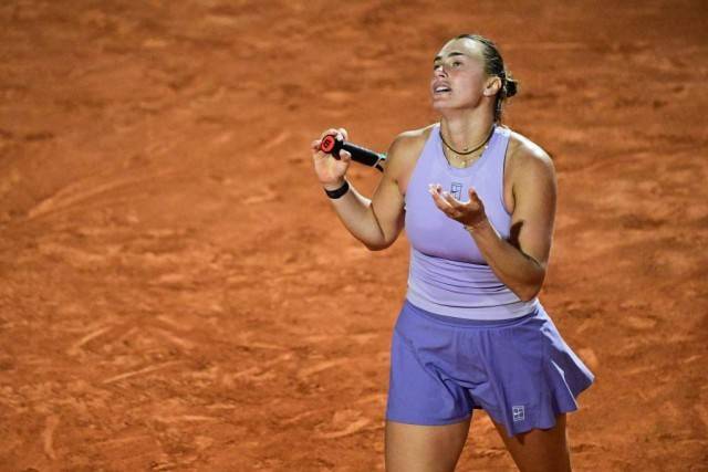 终于越过萨巴伦卡这座高山<strong></p>
<p>币圈电报</strong>，郑钦文感谢自己的耐心和专注