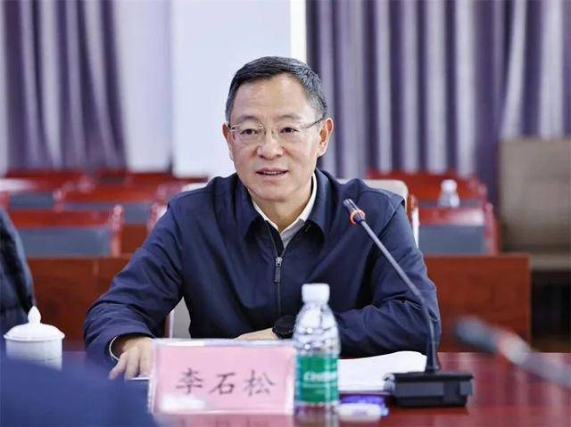 贪图享乐、道德败坏的李石松<strong></p>
<p>币链江湖</strong>,在厅长、市长、市委书记等任上敛财数额特别巨大