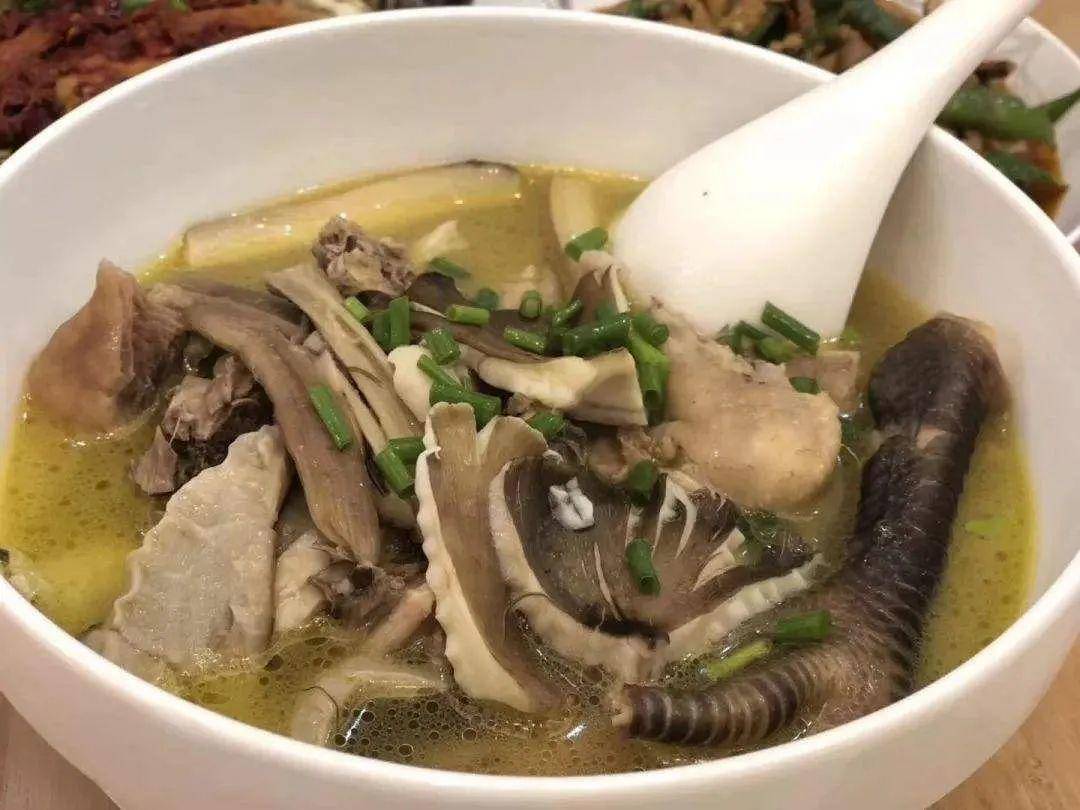 “天价”鸡枞调查：最贵卖到1800元/公斤！雨水少致产量低<strong></p>
<p>炒币策略</strong>，多地价高客少