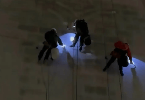 哪吒汽车上海总部LOGO被拆除<strong></p>
<p>炒币策略</strong>,原CEO张勇再被冻结79万元股权