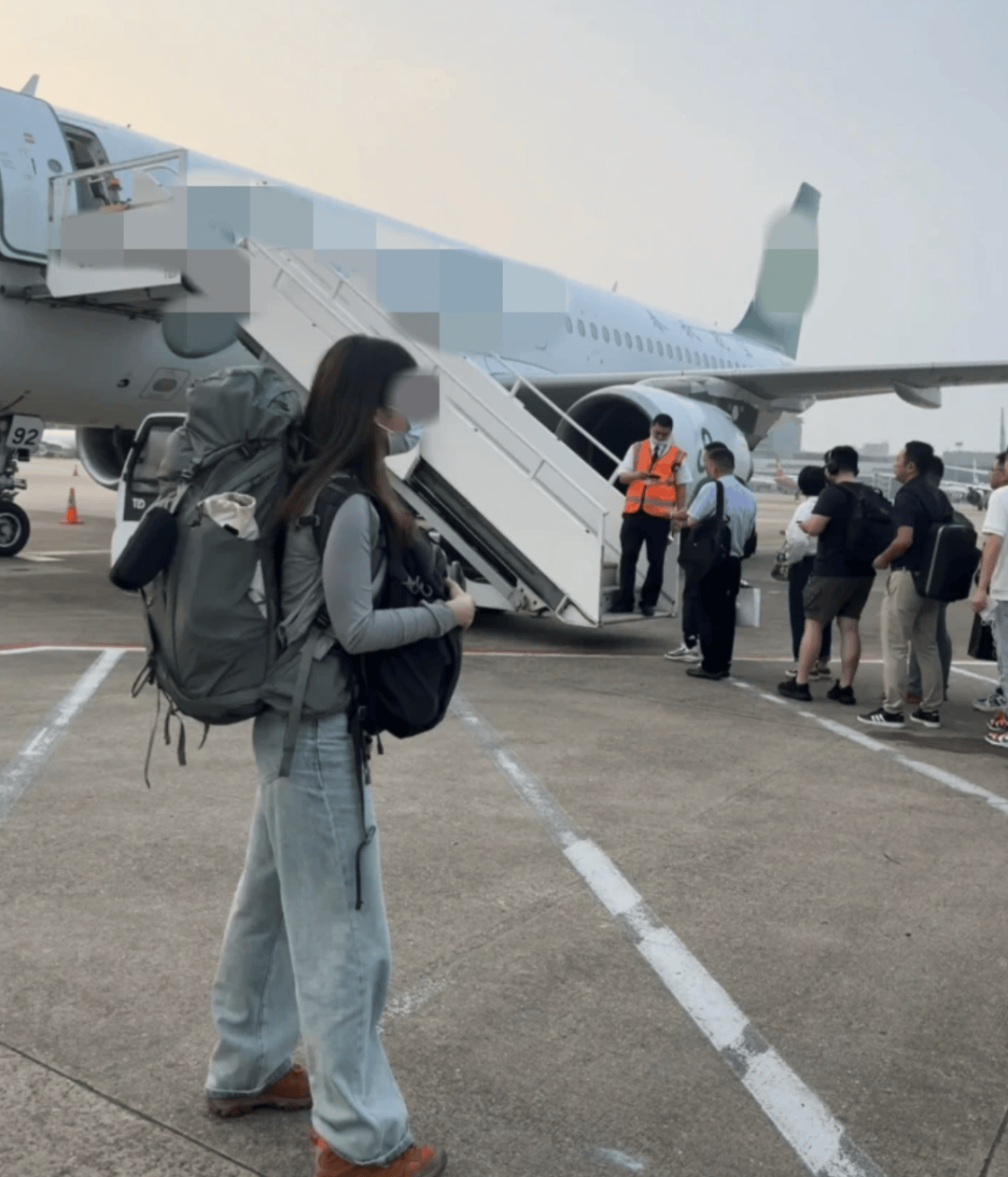 “坐飞机发现旁边放着冷链海鲜”<strong></p>
<p>炒币策略</strong>，航空公司兼职送货给出差人整破防了