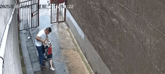 女童放学被陌生男子拖进小巷<strong></p>
<p>添加提币地址</strong>，湖南警方通报：刘某某（男，38岁）被拘留，将追究刑事责任